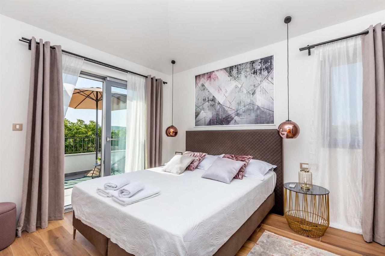 Luxury Viktorija With Private Pool *