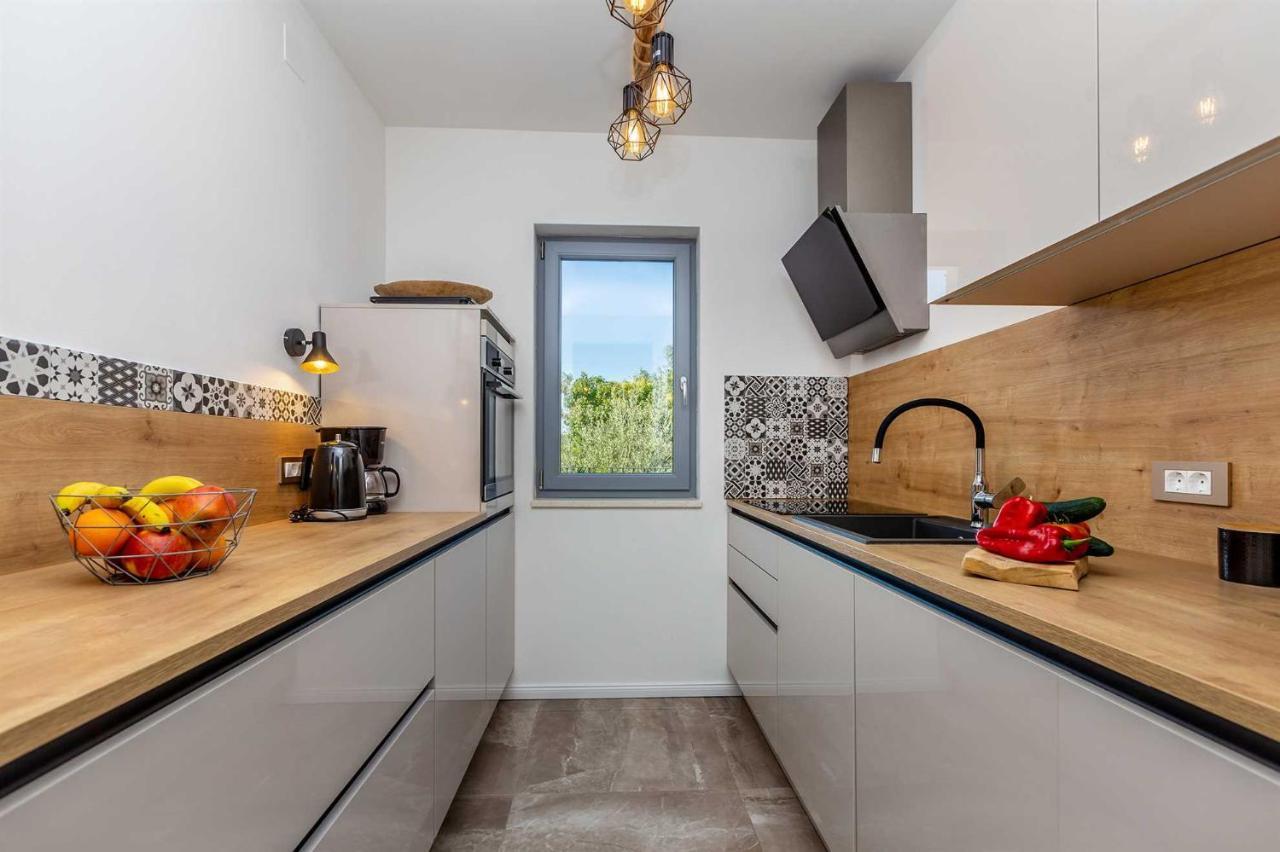 Apartment Luxury Viktorija With Private Pool