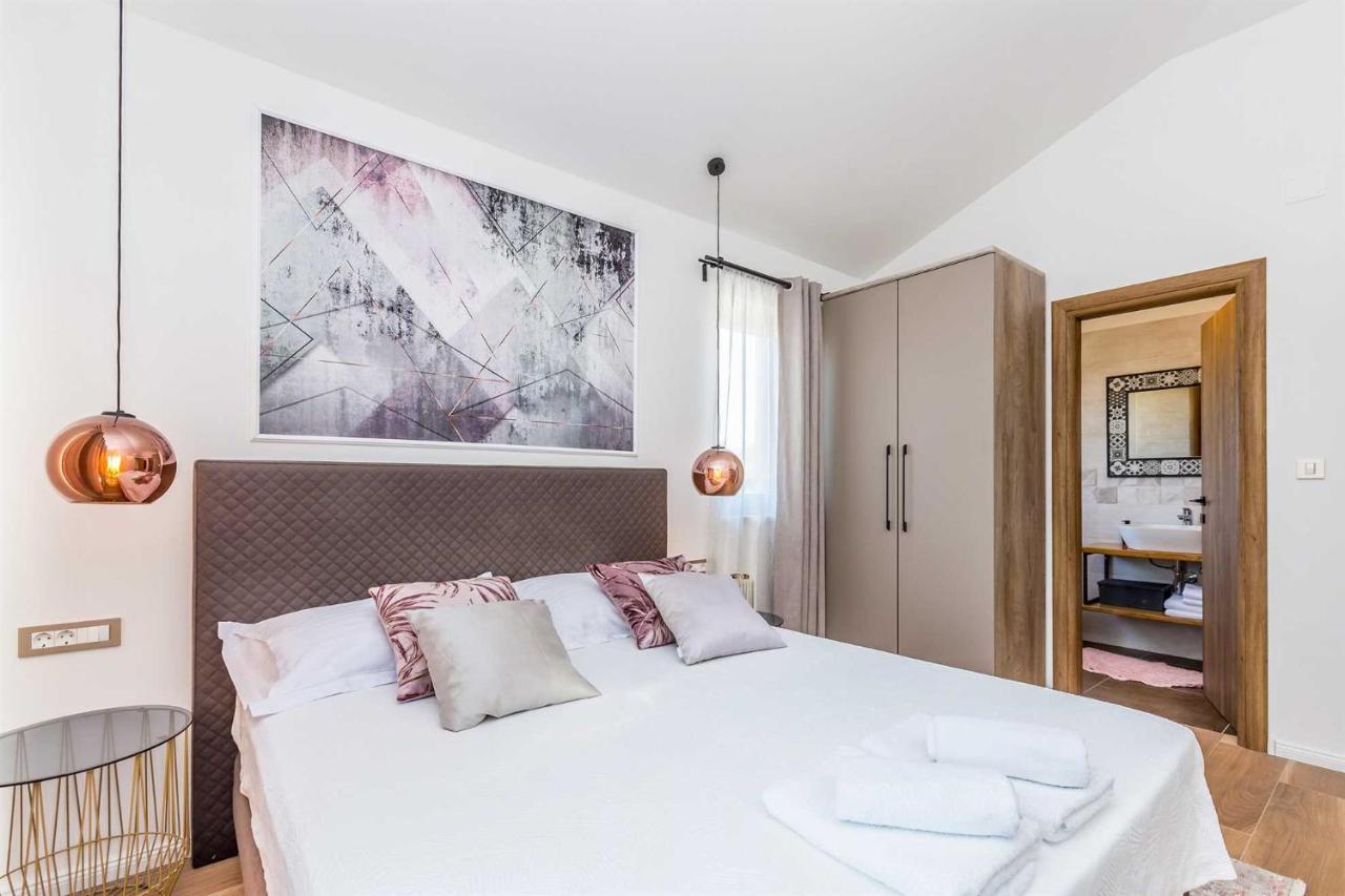 Luxury Viktorija With Private Pool *