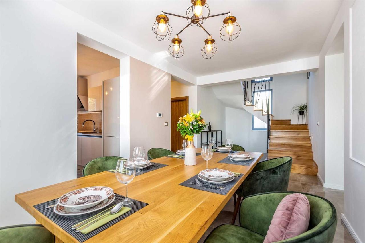 Luxury Viktorija With Private Pool Apartment Cizici