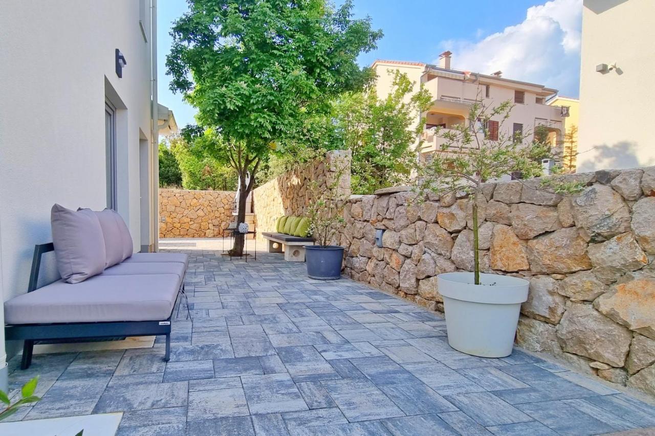 Luxury Viktorija With Private Pool Apartment