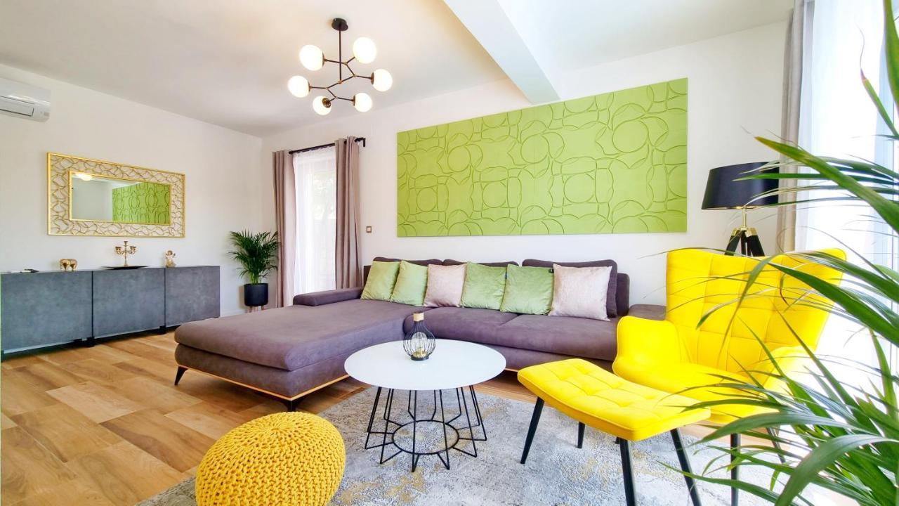 Apartment Luxury Viktorija With Private Pool Cizici
